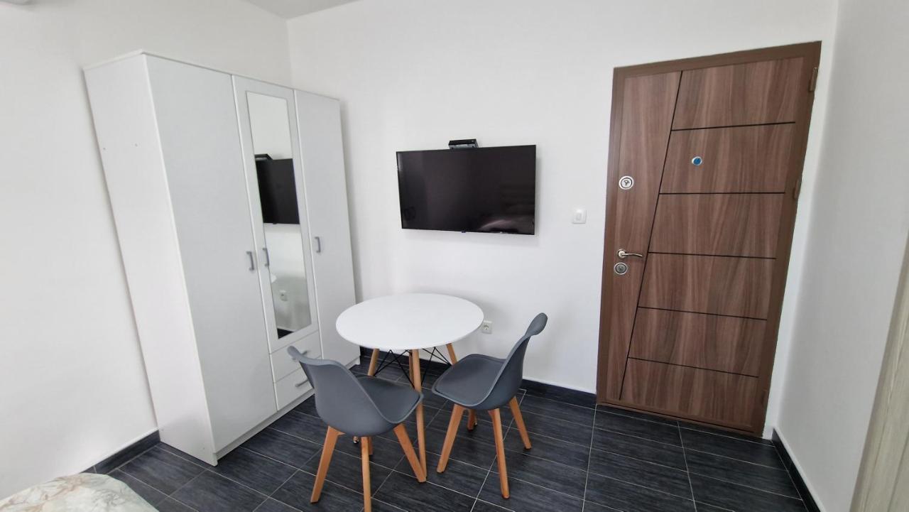 Apartman Tolosi 2 Apartment Podgorica Luaran gambar