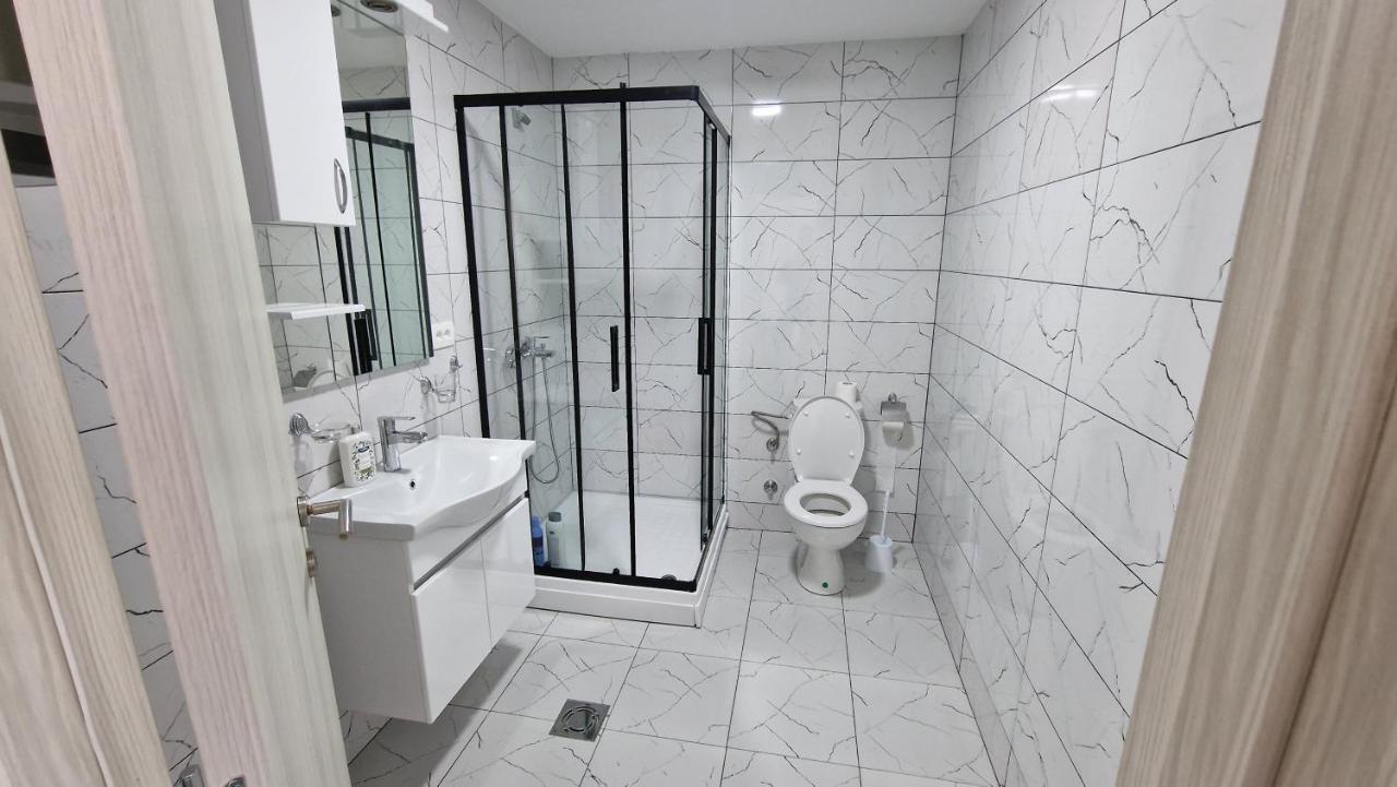 Apartman Tolosi 2 Apartment Podgorica Luaran gambar
