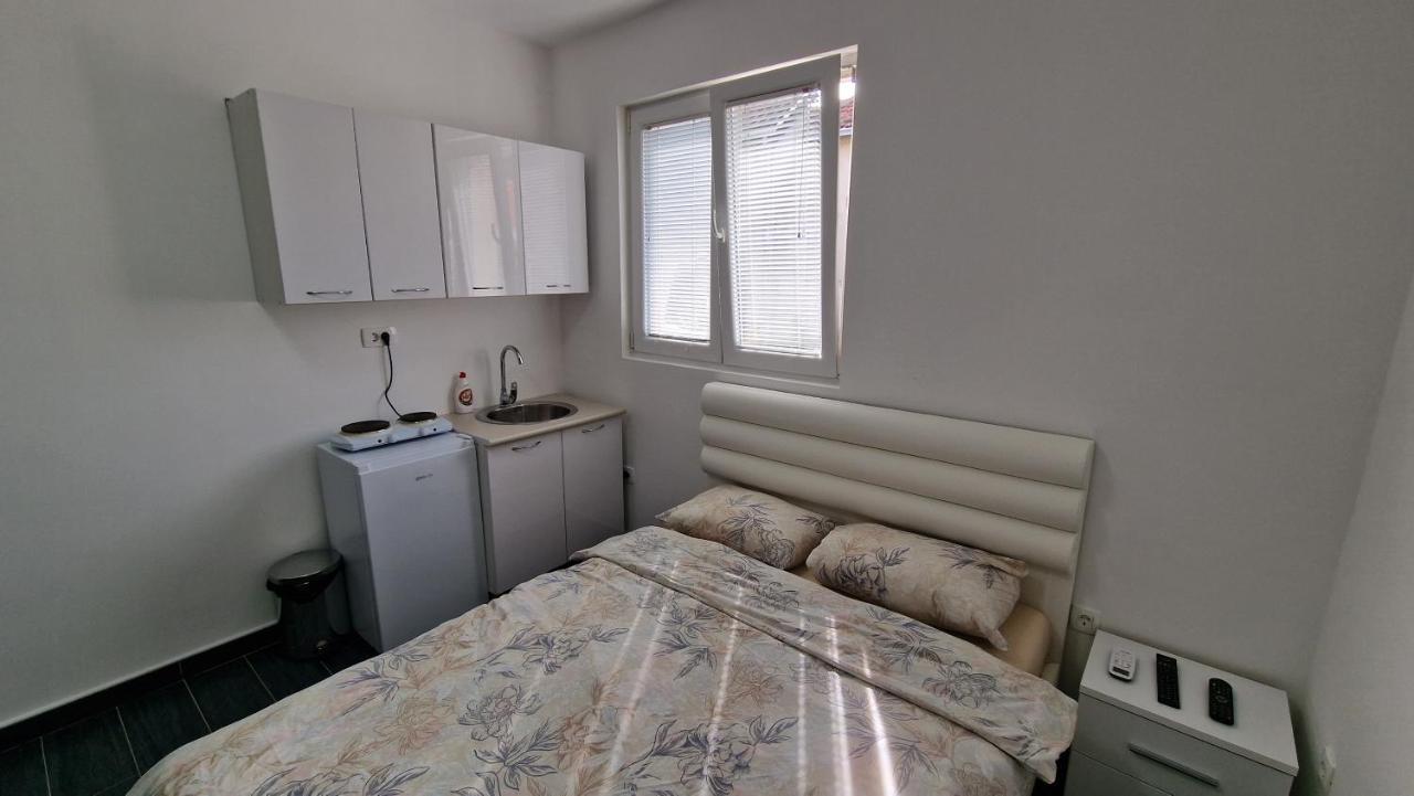 Apartman Tolosi 2 Apartment Podgorica Luaran gambar