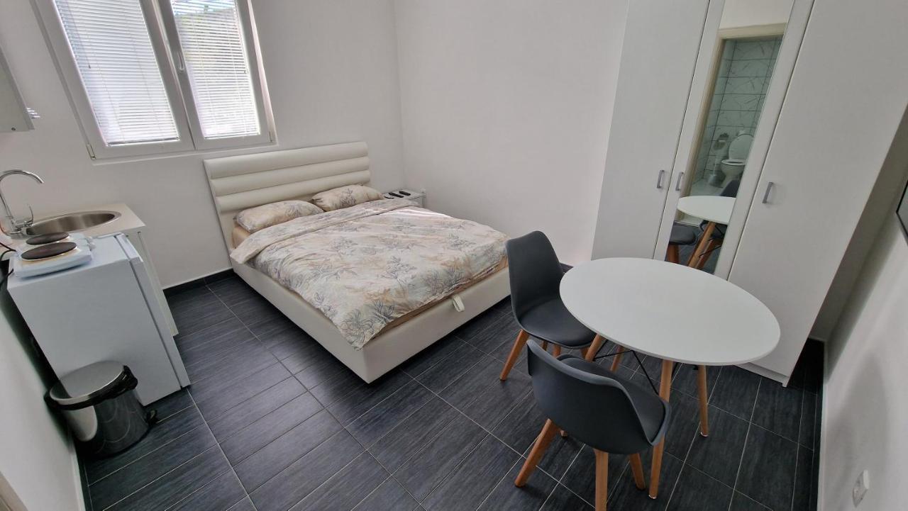 Apartman Tolosi 2 Apartment Podgorica Luaran gambar