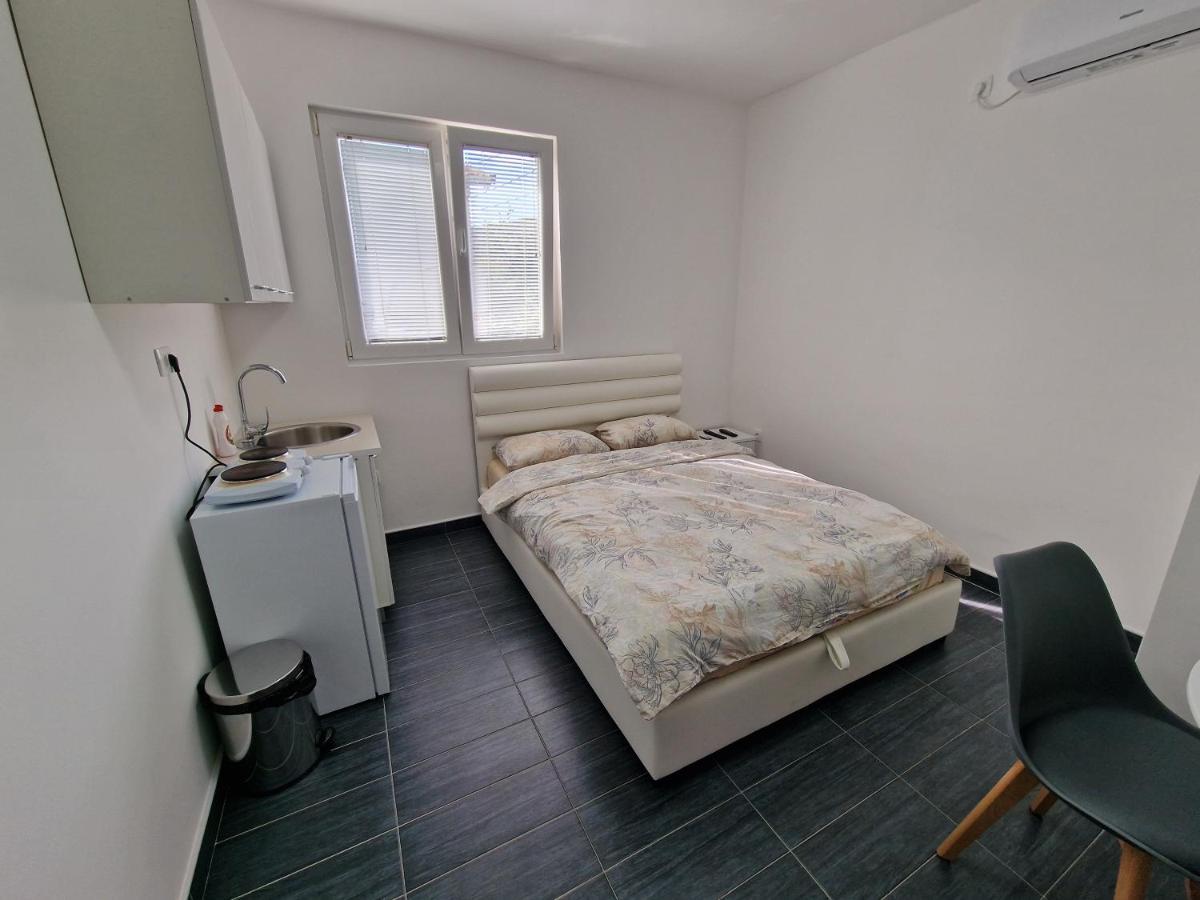 Apartman Tolosi 2 Apartment Podgorica Luaran gambar